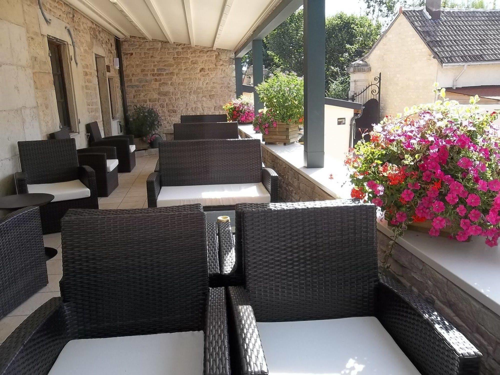 Logis L'Hotel D'Arc Arc-sur-Tille Bagian luar foto